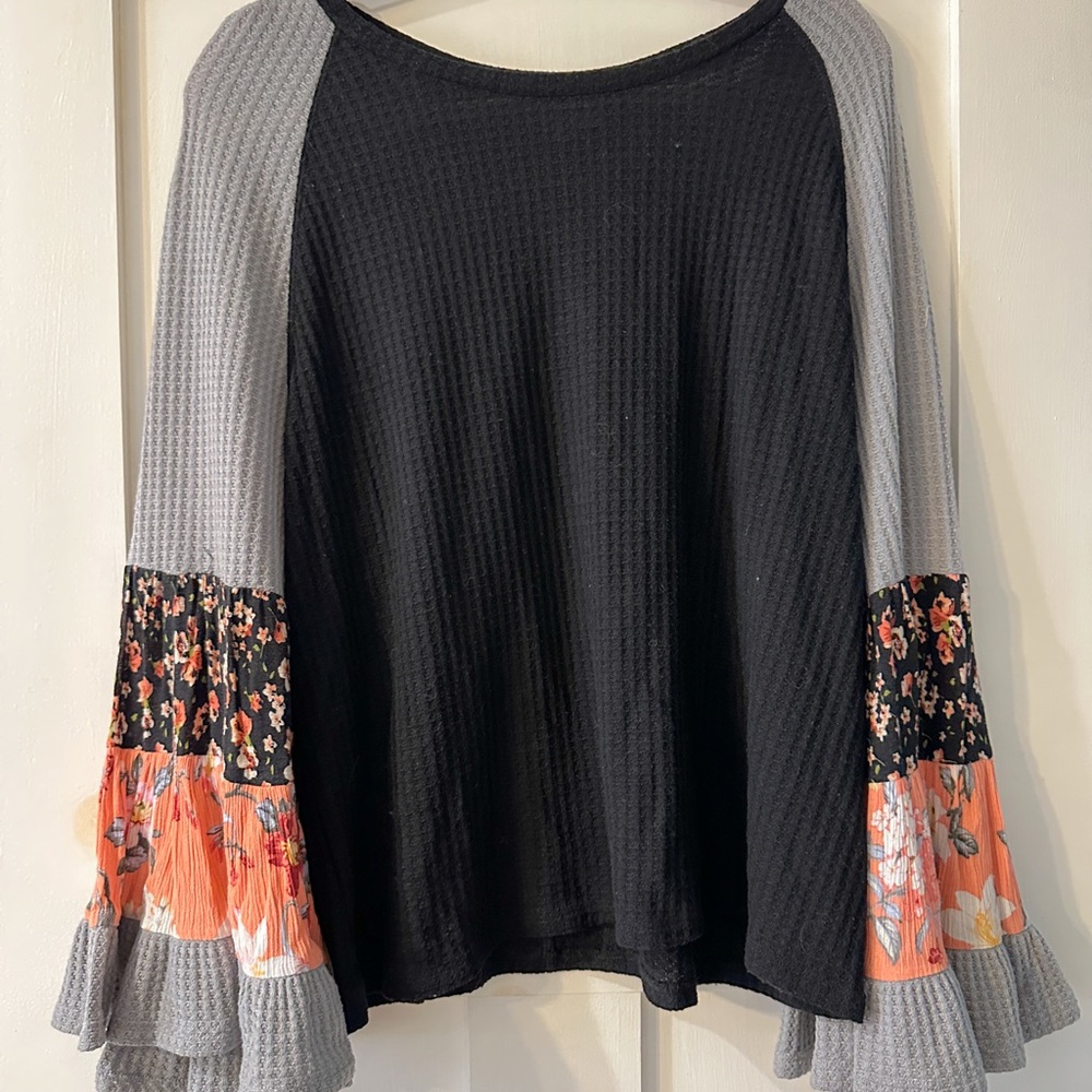 Umgee Black and Gray Top with Floral Sleeves